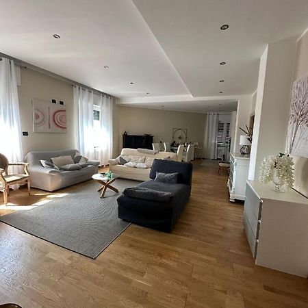 Luxury Center Appartment Novi Ligure Extérieur photo
