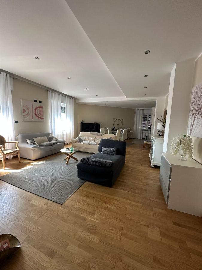 Luxury Center Appartment Novi Ligure Extérieur photo